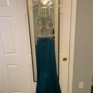 Prom Dress Size 6-8 M, worn once. Selling for $175